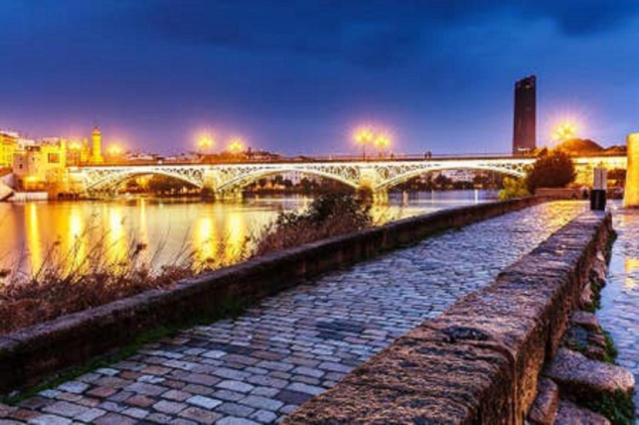 Atico Aire De Triana Leilighet Sevilla Eksteriør bilde