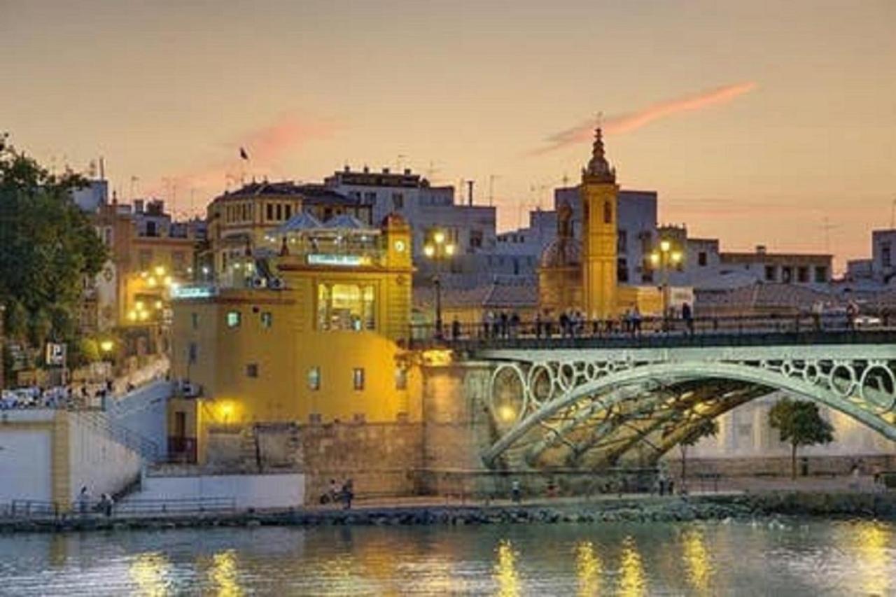 Atico Aire De Triana Leilighet Sevilla Eksteriør bilde